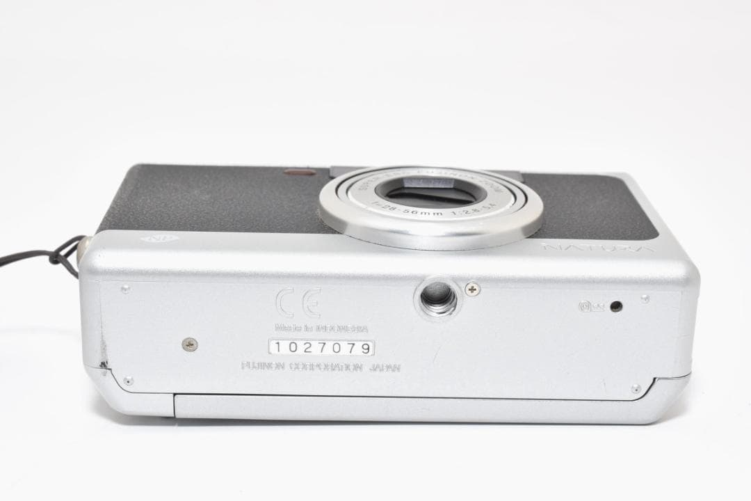 美品 FUJIFILM NATURA NS シルバー コンパクトフィルムカメラ