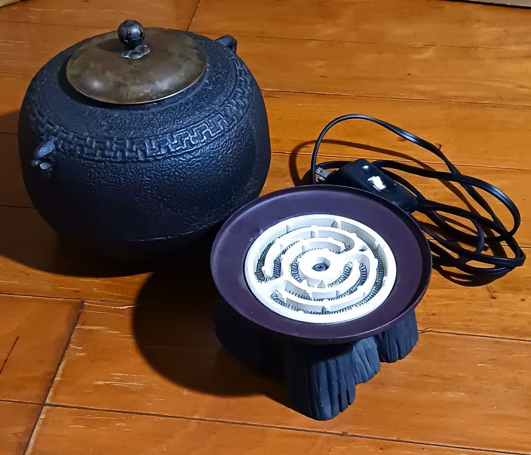 鋳鉄製茶釜&池田炭電気こんろ 昭和アンティーク