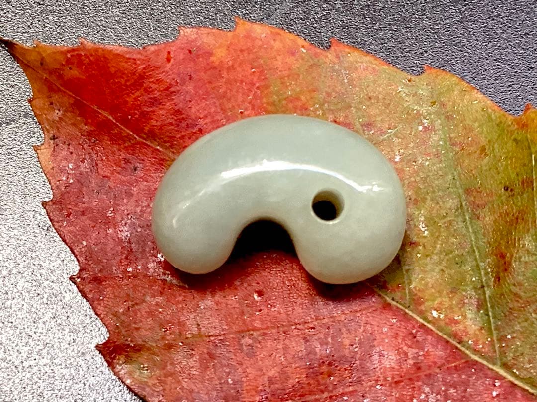 ✳一生物です　本物ジェイドをお持ちください　糸魚川翡翠勾玉　御守りにソーティング