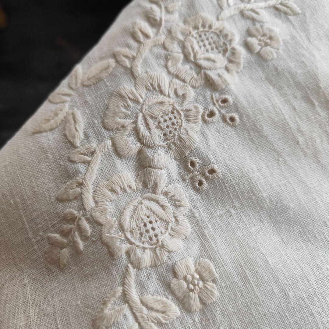 ドロンワーク　生成り刺繍　お手仕事　リネンクロス