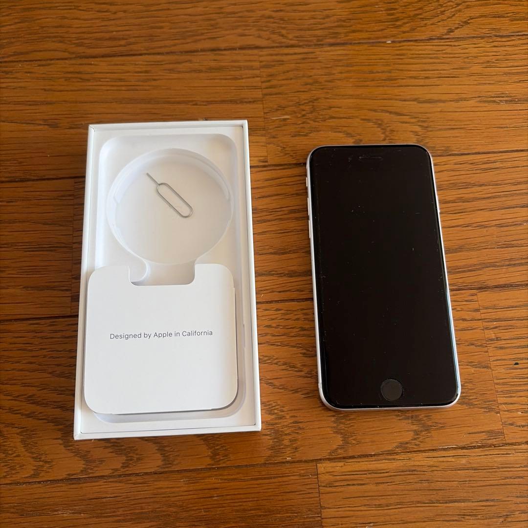 【美品】 iPhoneSE3 ホワイト 64GB 【au版SIMフリー】