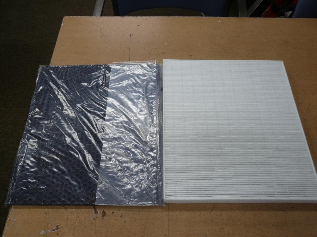 箱はボロボロです　未使用TOSHIBA 　空気清浄機　 CAF-Ｎ35　値引不可
