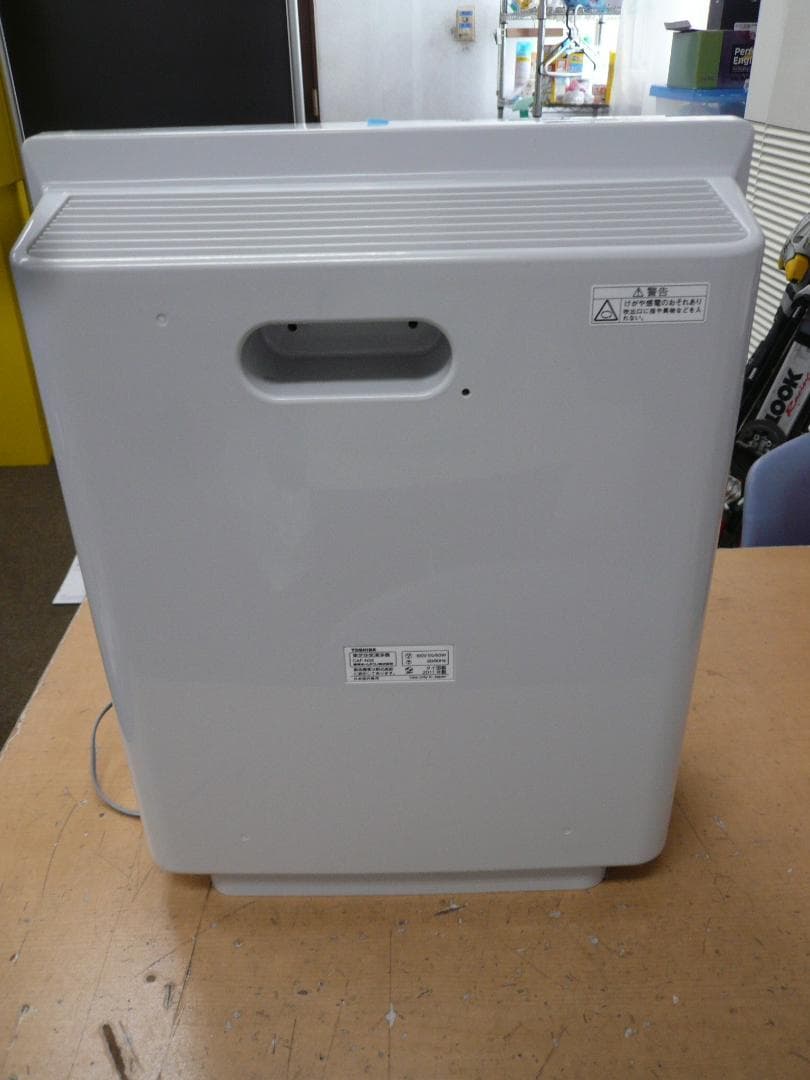 箱はボロボロです　未使用TOSHIBA 　空気清浄機　 CAF-Ｎ35　値引不可