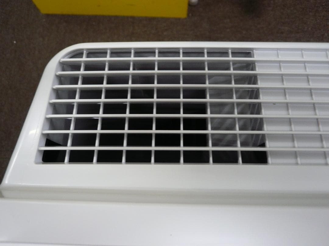 箱はボロボロです　未使用TOSHIBA 　空気清浄機　 CAF-Ｎ35　値引不可