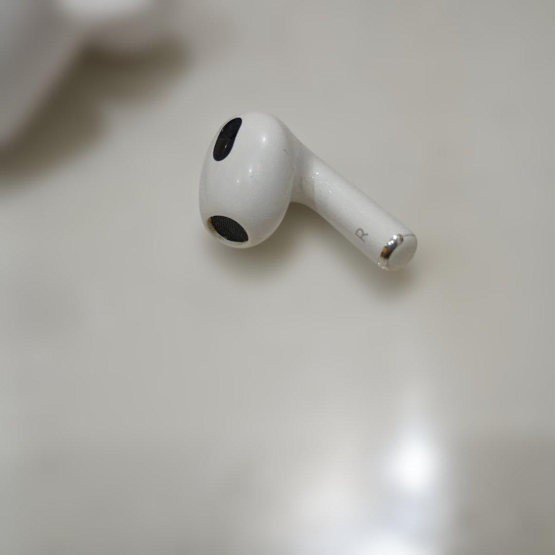 第三世代AirPods ワイヤレスイヤホン ホワイト A2564
