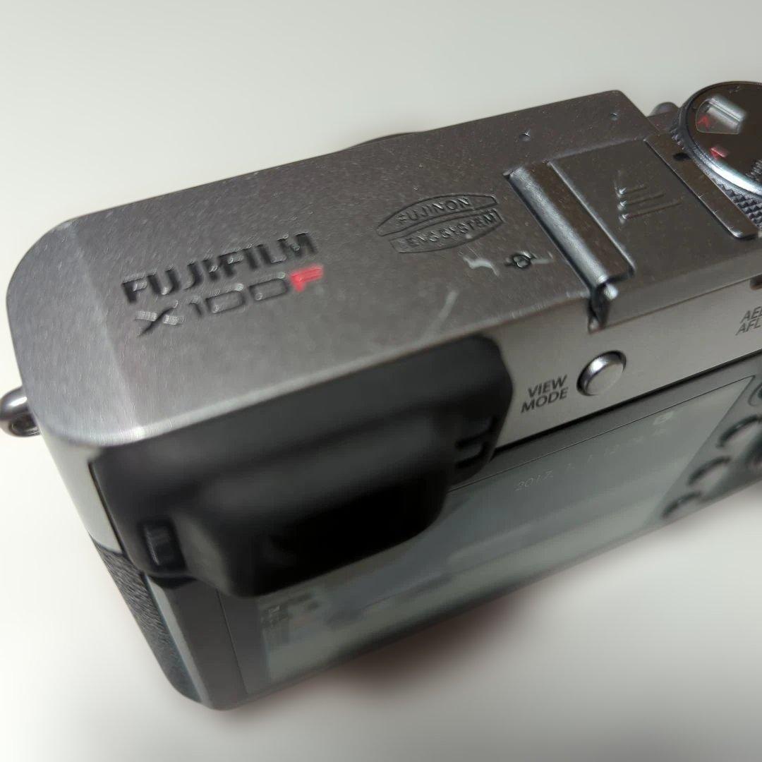 美品✨️　Fujifilm X100F　富士フィルム コンデジ　バッテリー2個