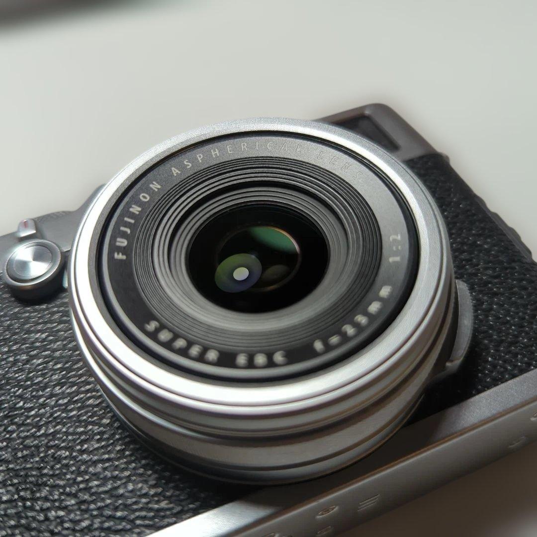 美品✨️　Fujifilm X100F　富士フィルム コンデジ　バッテリー2個