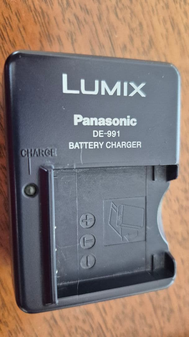 LUMIX DMC-FX2 コンパクトデジタルカメラ　LEICAレンズ使用