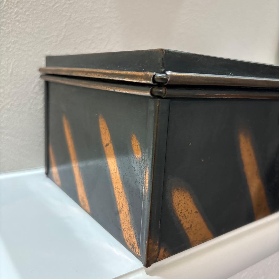 ANTIQUE JAPANNED SAFETY BOX ジャパンカラー　②