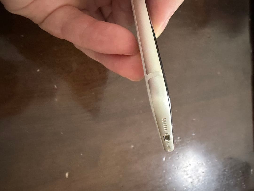 iPhone SE 第3世代 スターライト 128GB 元箱とクリアケース付