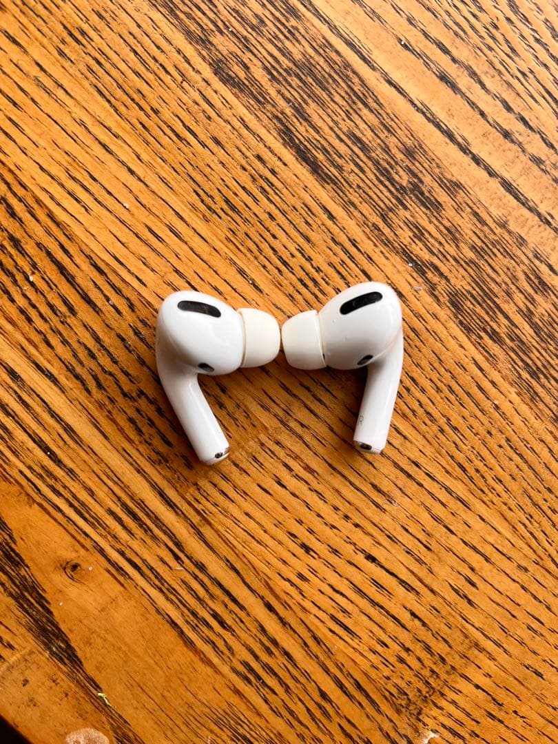 AirPods Pro 本体 充電ケース付き ホワイト