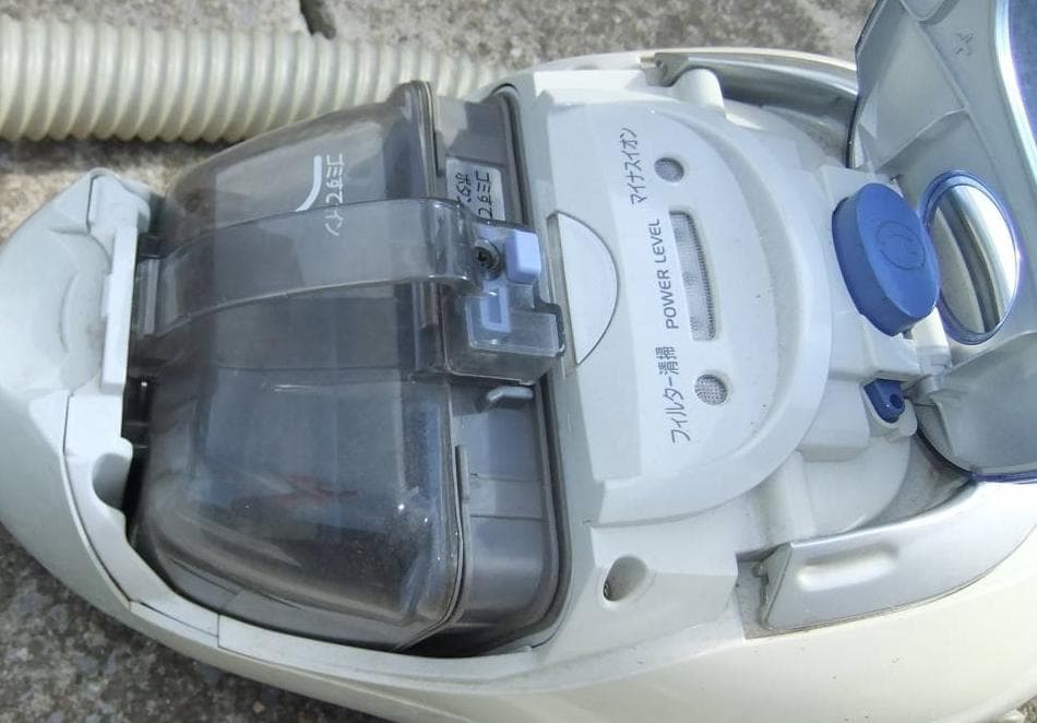 三菱 2004年 強力 サイクロン式掃除機 TC-DD8J 青白色
