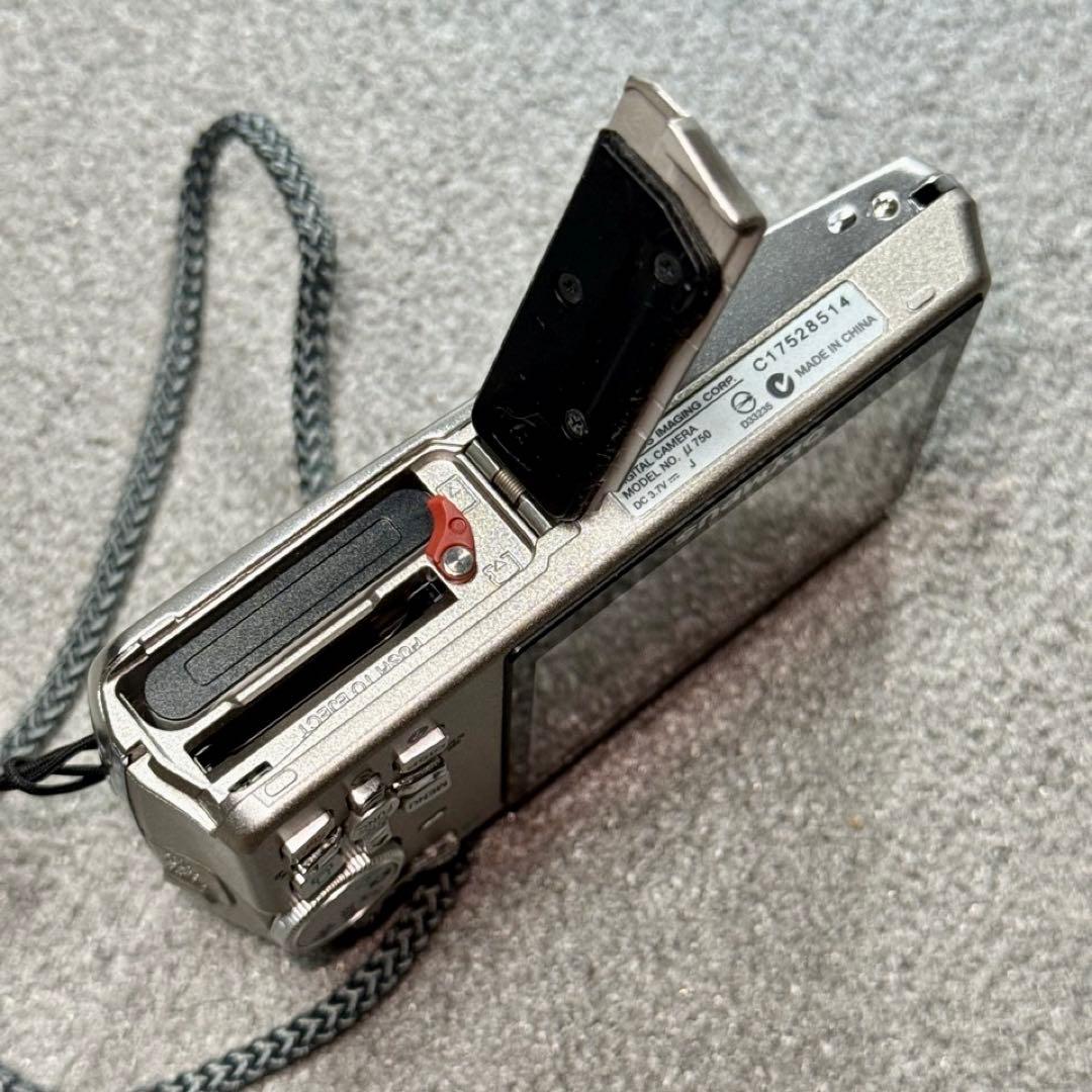 ☆動作OK OLYMPUS μ750 防水 バッテリー＆充電器付き