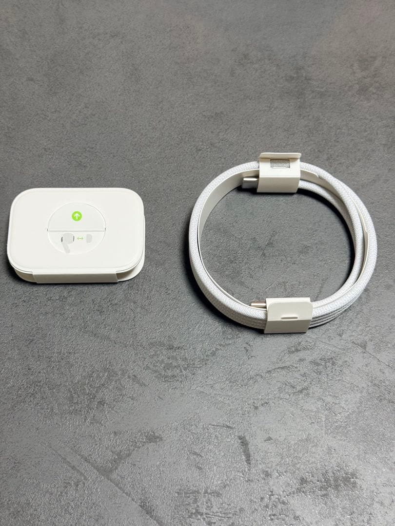 Apple AirPods Pro 2 本体右耳　充電ケース