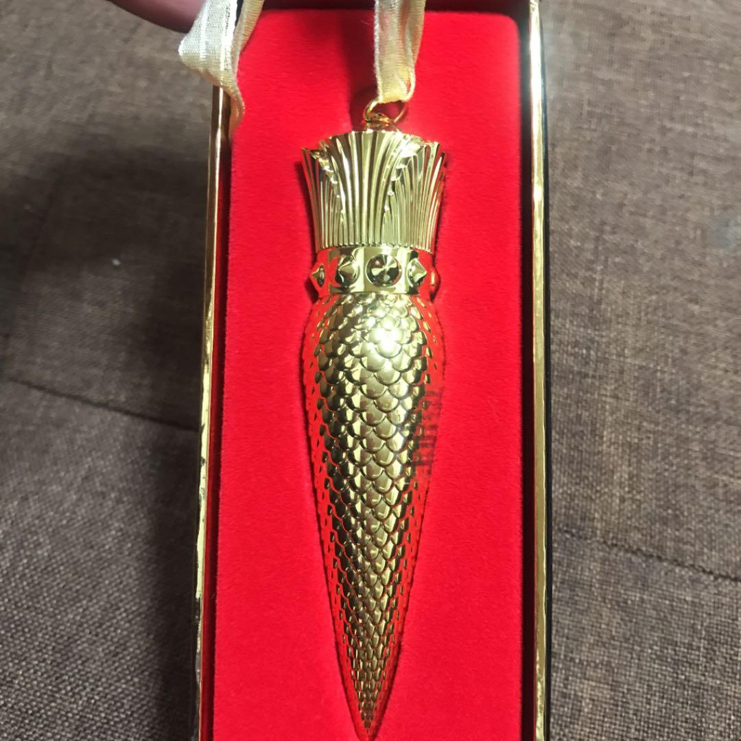 ルブタン リップ