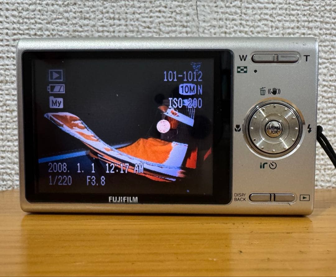 動作品 FUJIFILM FinePix Z250fd 極薄コンデジ