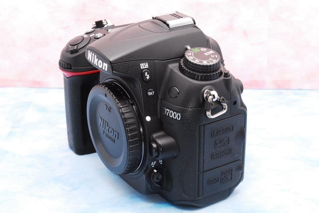 ニコン D7000☆一眼レフカメラ☆超望遠付Wレンズ☆バッグ付☆S数極少