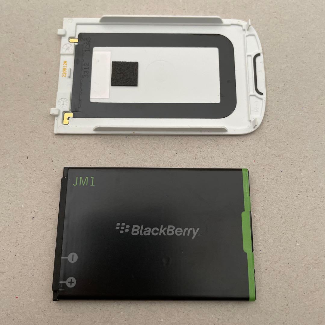 美品 blackberry bold 9900 ホワイト