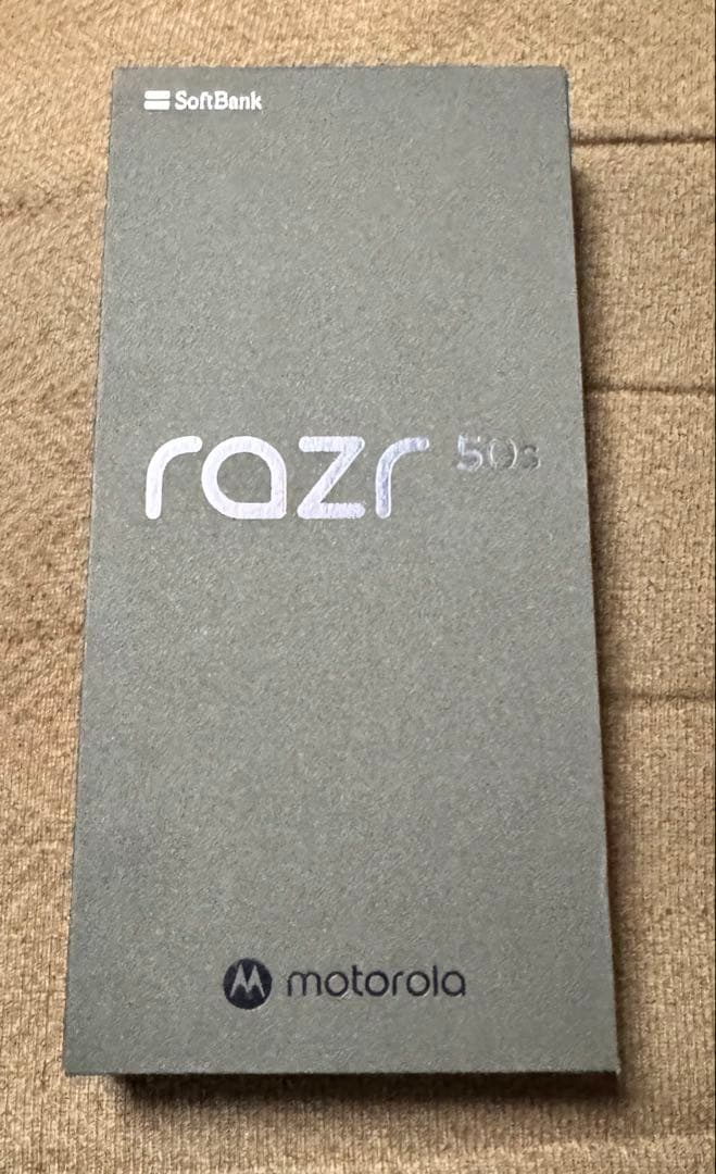 Motorola razr 50s 8GB/256GBサンドクリーム