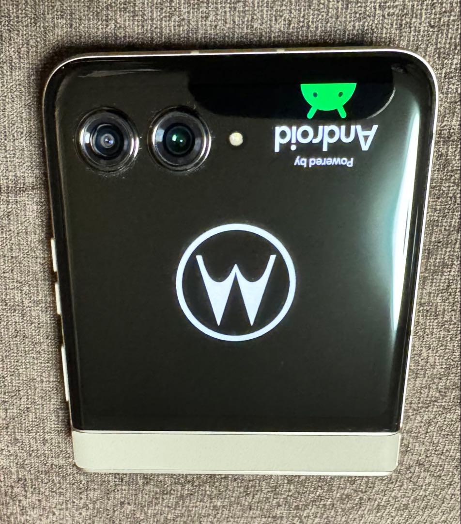 Motorola razr 50s 8GB/256GBサンドクリーム