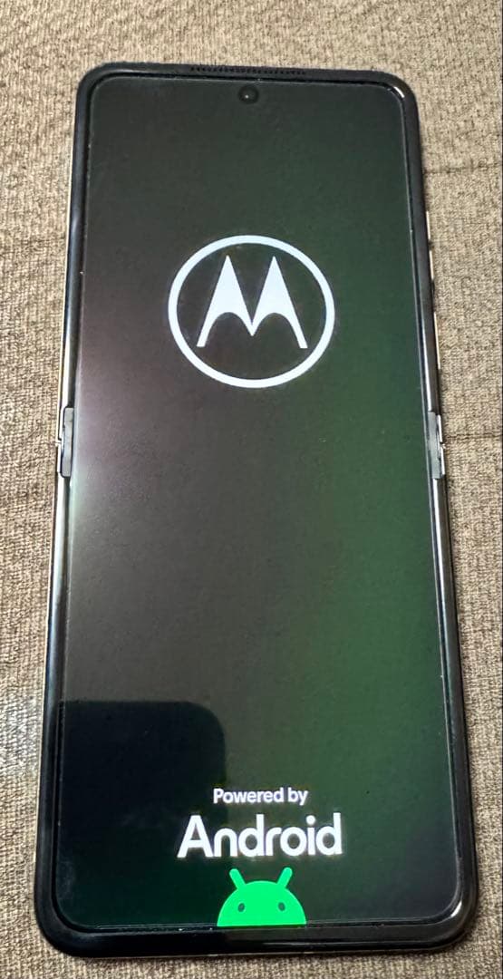 Motorola razr 50s 8GB/256GBサンドクリーム