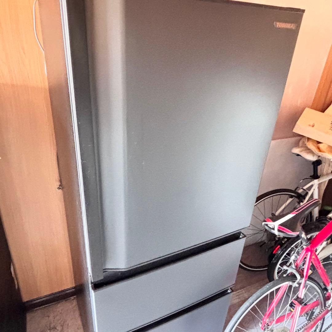 冷蔵庫　高年式　2024年製　TOSHIBA 326L