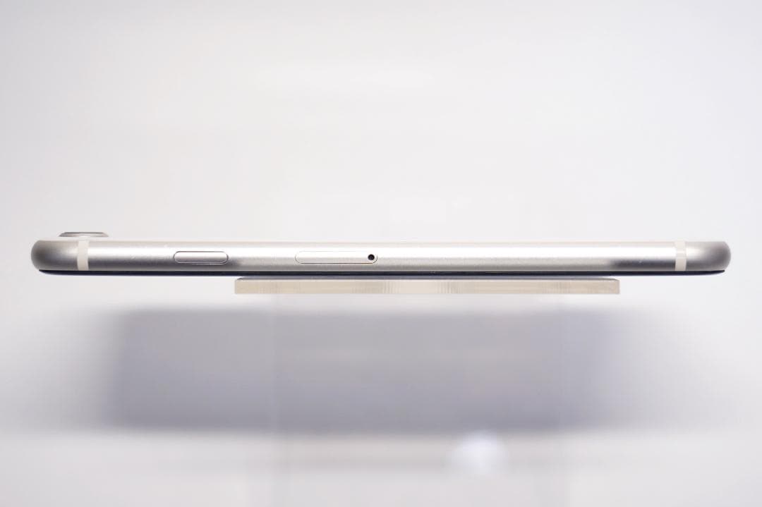 iPhone SE 第3世代 64GB スターライト SIMフリー
