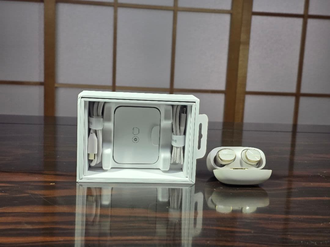 Bowers & Wilkins Pi8 ワイヤレスイヤフォン
