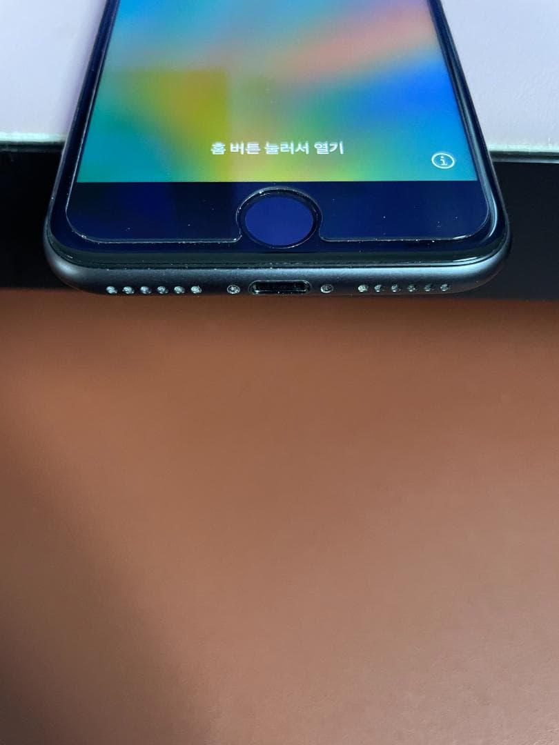 Apple iPhone 8 ブラック ケース付き