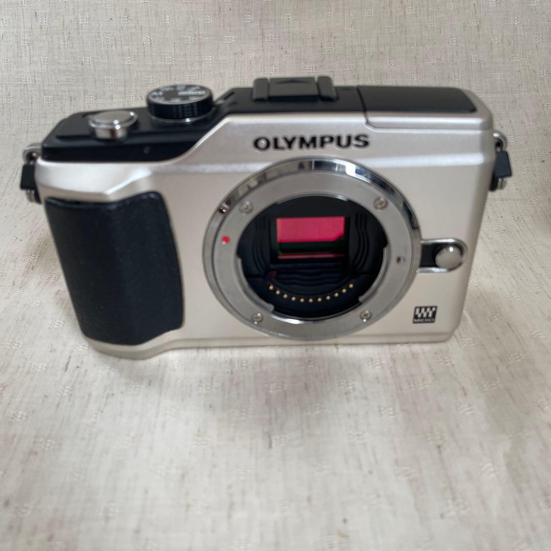 OLYMPUS PEN E-PL2 ミラーレス一眼 ダブルズーム※キャップ欠品