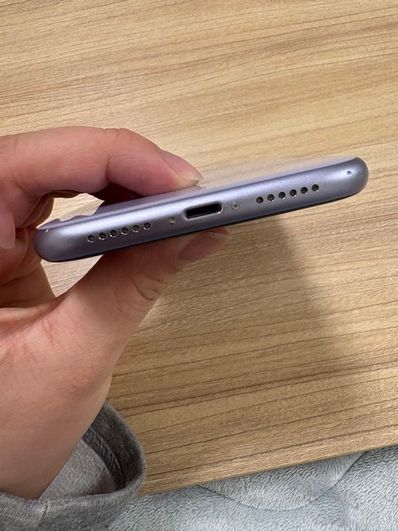 超美品　iPhone 11 128GBパープル初期化済みバッテリー最大容量87%