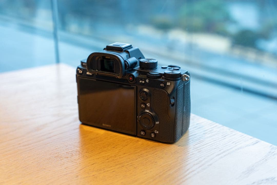 Sony α7 III ミラーレス一眼 ボディ【充電器、ストラップ付き】
