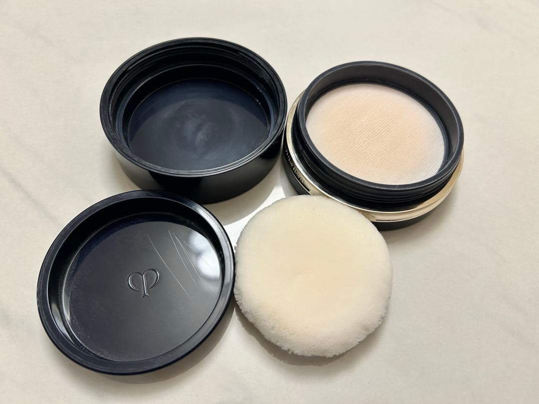 clé de peau ルースパウダー