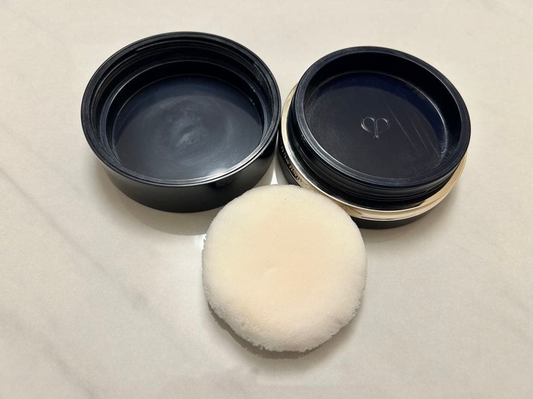 clé de peau ルースパウダー