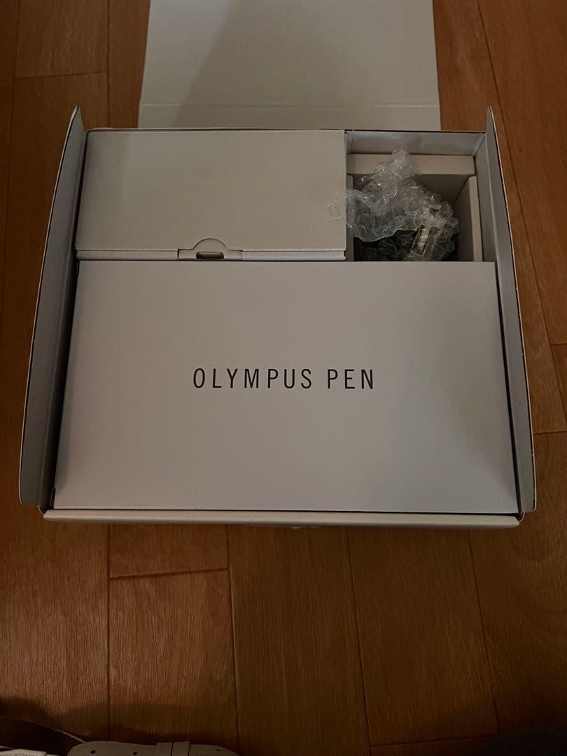 値下げ中！Olympus PEN E-PL8 + Vanguard バッグ