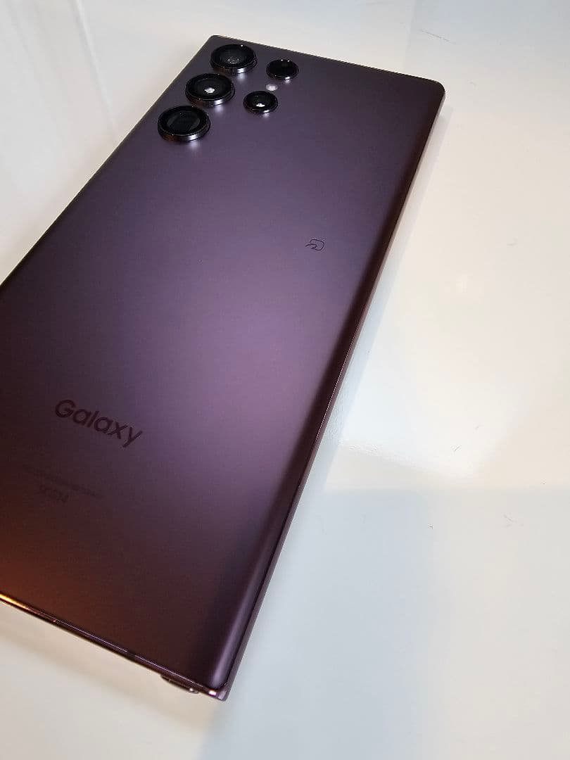 ​【美品】Galaxy S22 Ultra 256GB バーガンディ