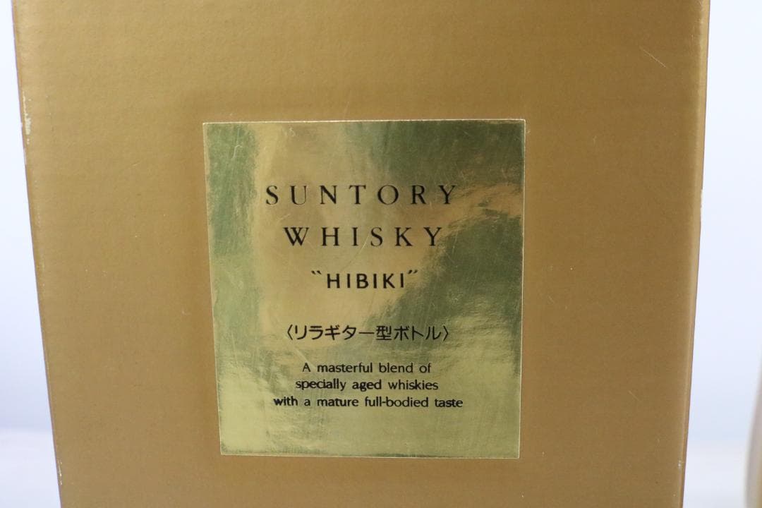 〇サントリーウイスキー 響 リラギター型ボトル 600ml 43% 日本