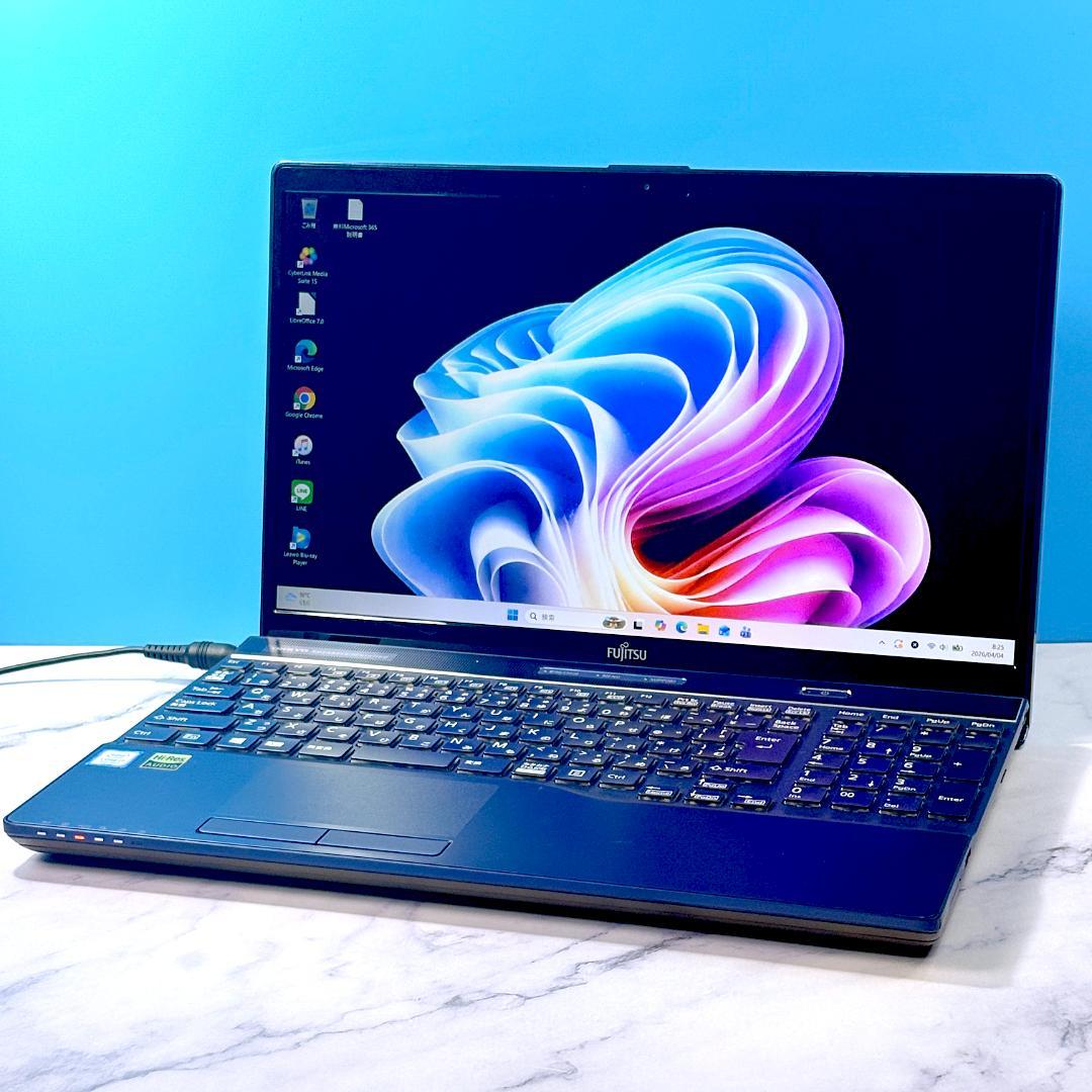 高年式8世代Corei7・16GB・SSD・フルHD・ブルーレイ・ノートパソコン