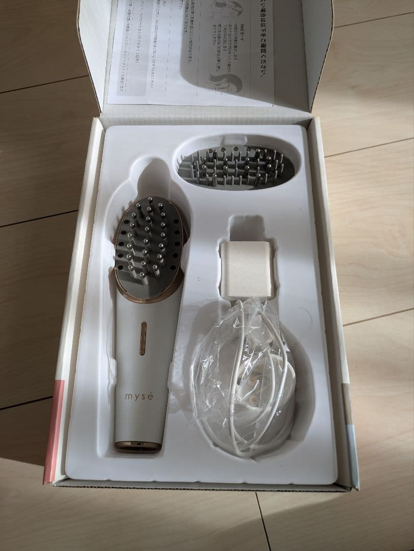 mysé 美顔器 本体・アタッチメント・充電ケーブル