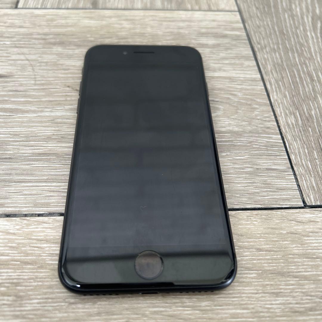 iPhone 8ブラック 本体