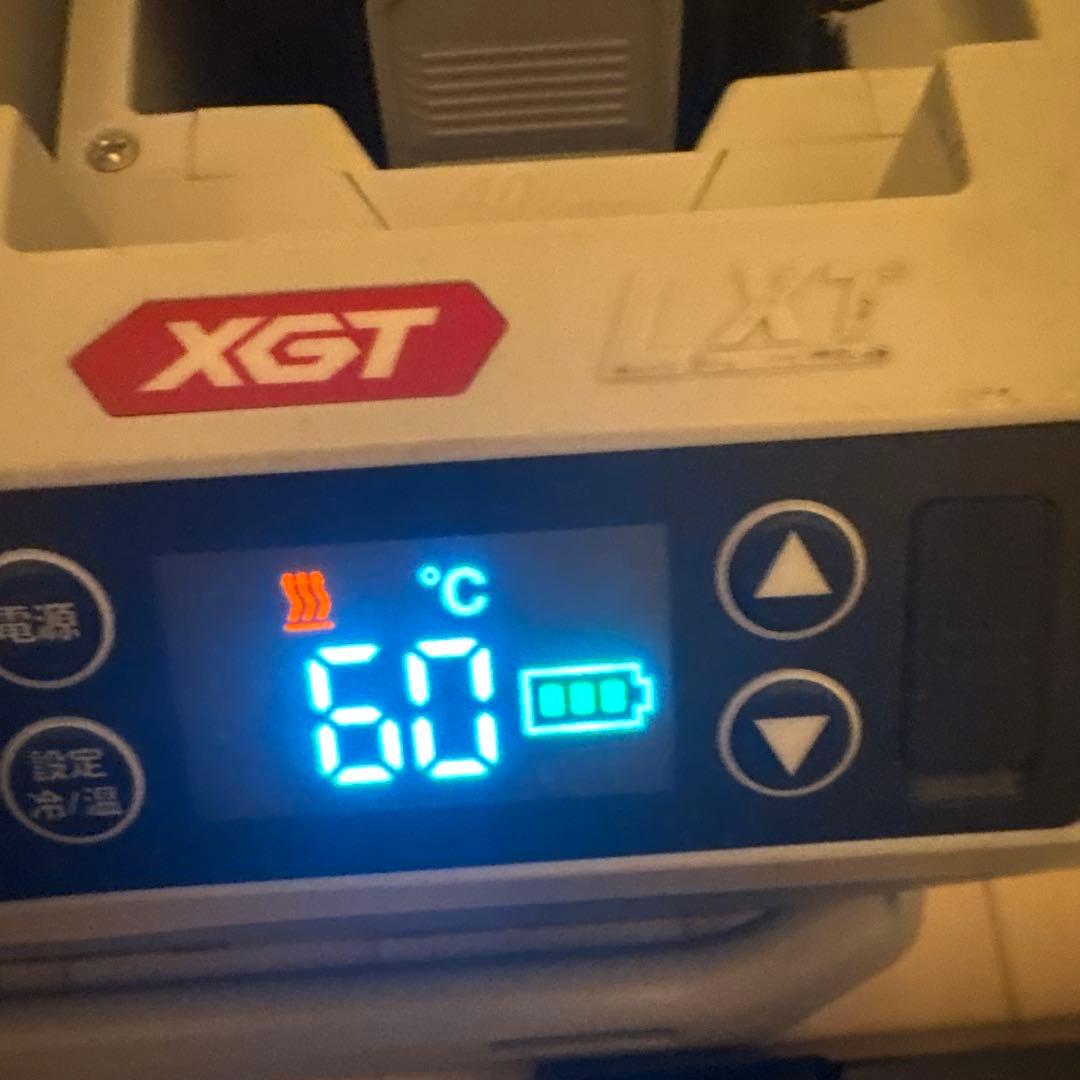 マ*ア様 Makita 40V 冷温庫 DC18RA バッテリー付き