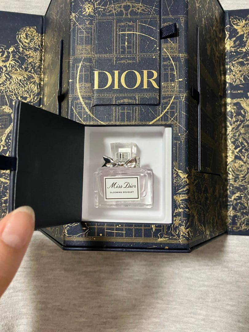 値下げ！Diorクリスマスコフレモンテーニュホリデー2022