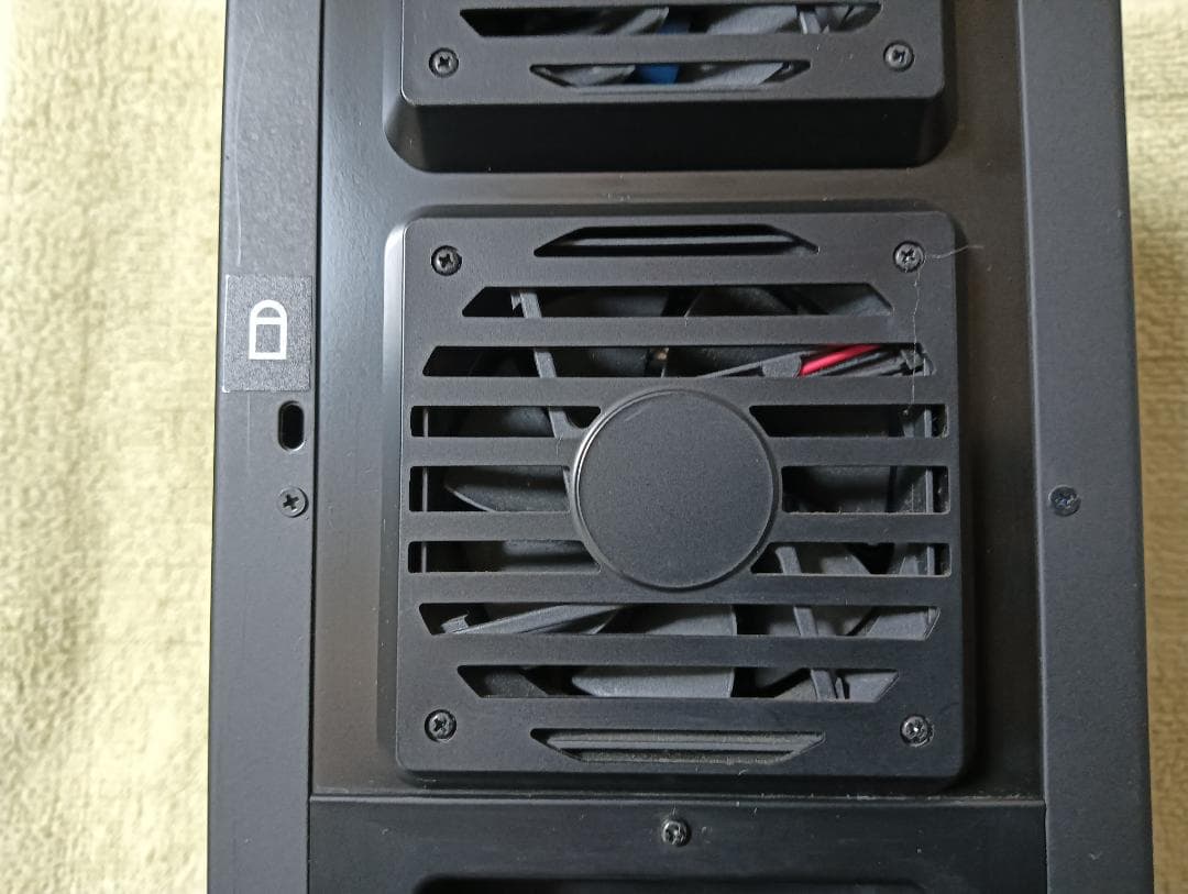 ★ロジテック　HDD ケース 3.5インチ ガチャベイ LHR-8BNHEU3★