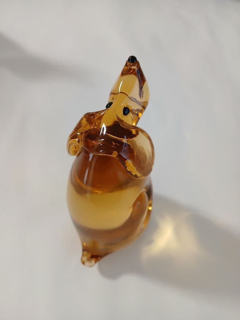 犬型琥珀色ガラス置物中古品
