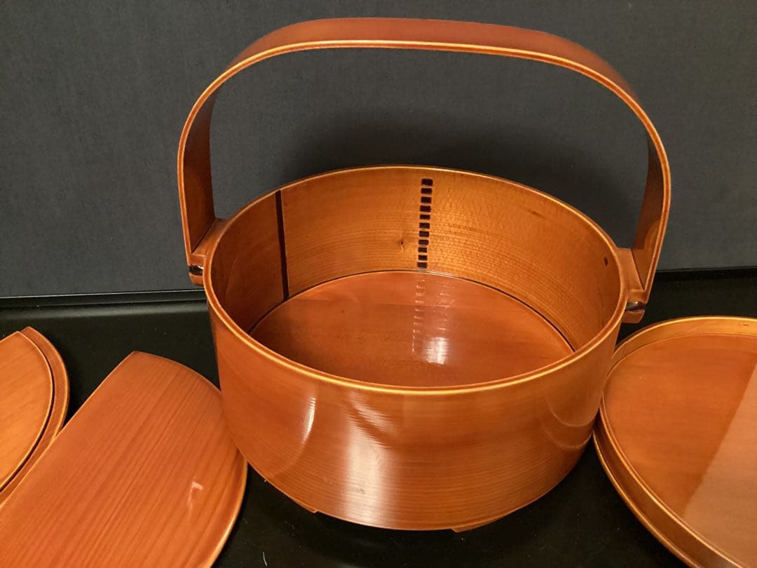 天然木　飛騨春慶塗　丸形重箱 二段重　持ち手 重箱　直径24　高さ24cm