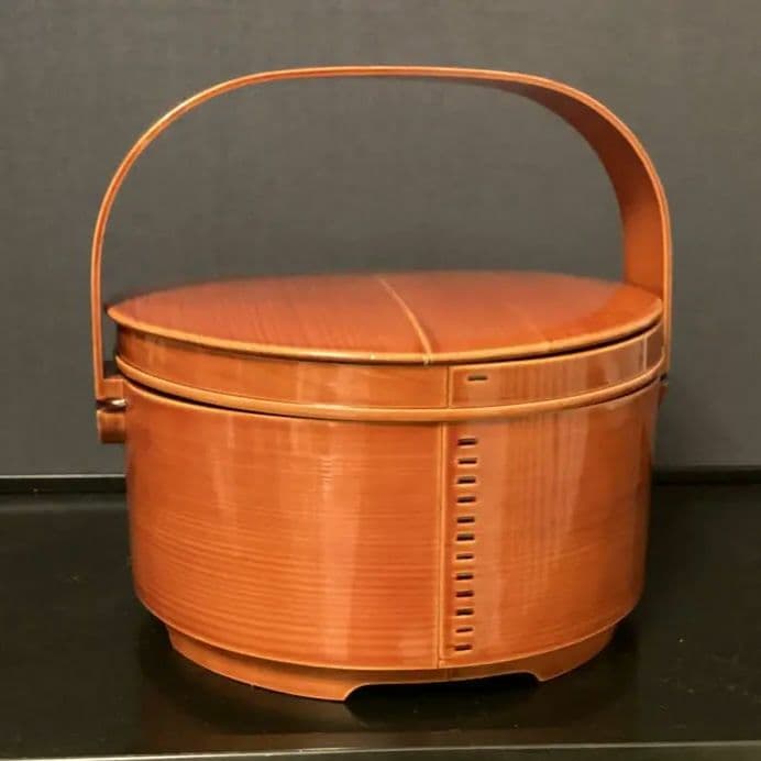 天然木　飛騨春慶塗　丸形重箱 二段重　持ち手 重箱　直径24　高さ24cm