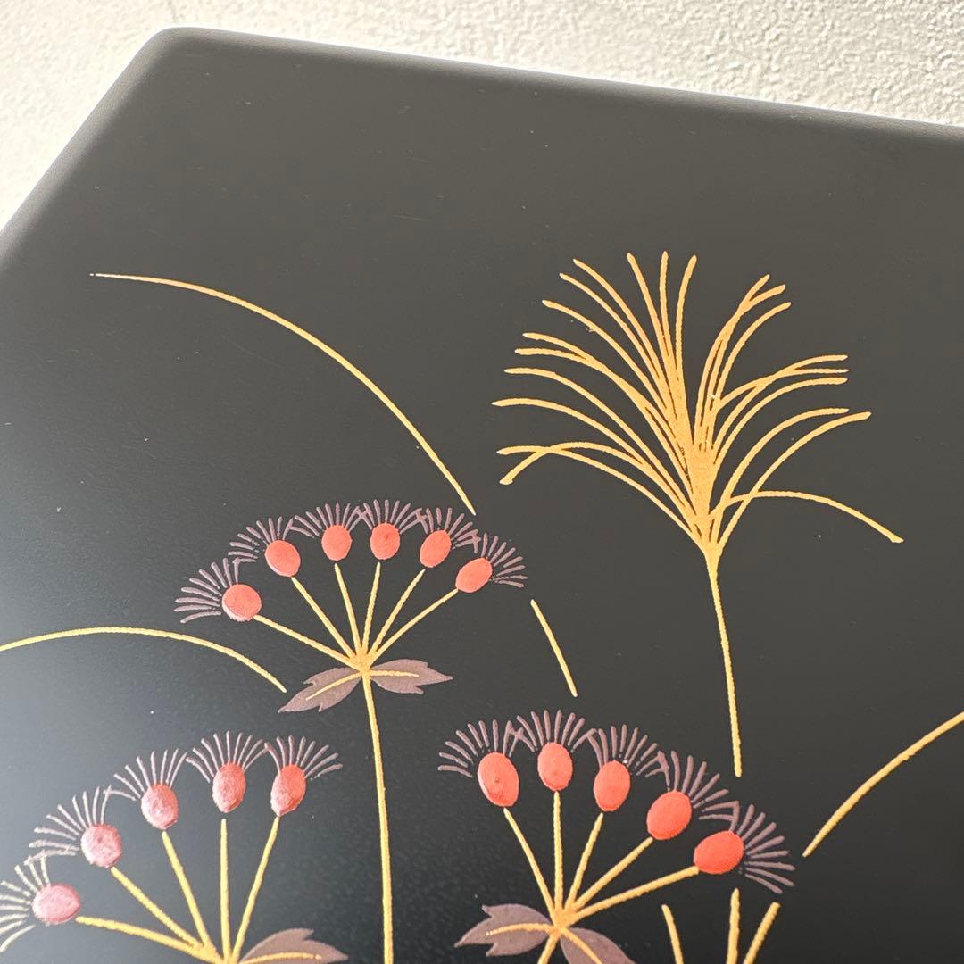 重箱 木製 秋の七草 黒 三段 内朱 古代朱 螺鈿 蒔絵 漆塗り 20cm