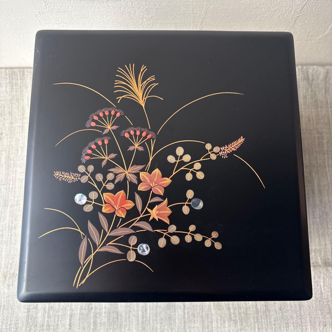 重箱 木製 秋の七草 黒 三段 内朱 古代朱 螺鈿 蒔絵 漆塗り 20cm
