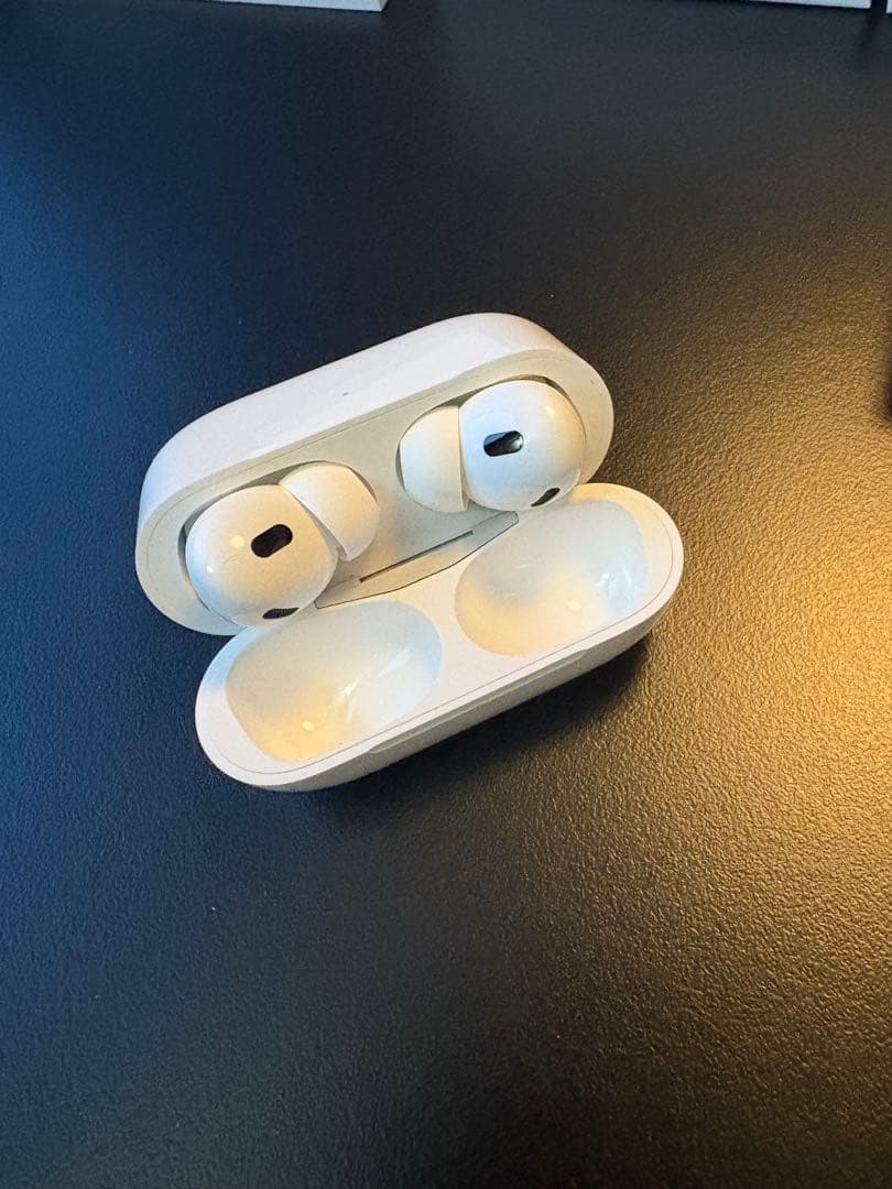 【ケース付き】AirPods Pro 第２世代 本体