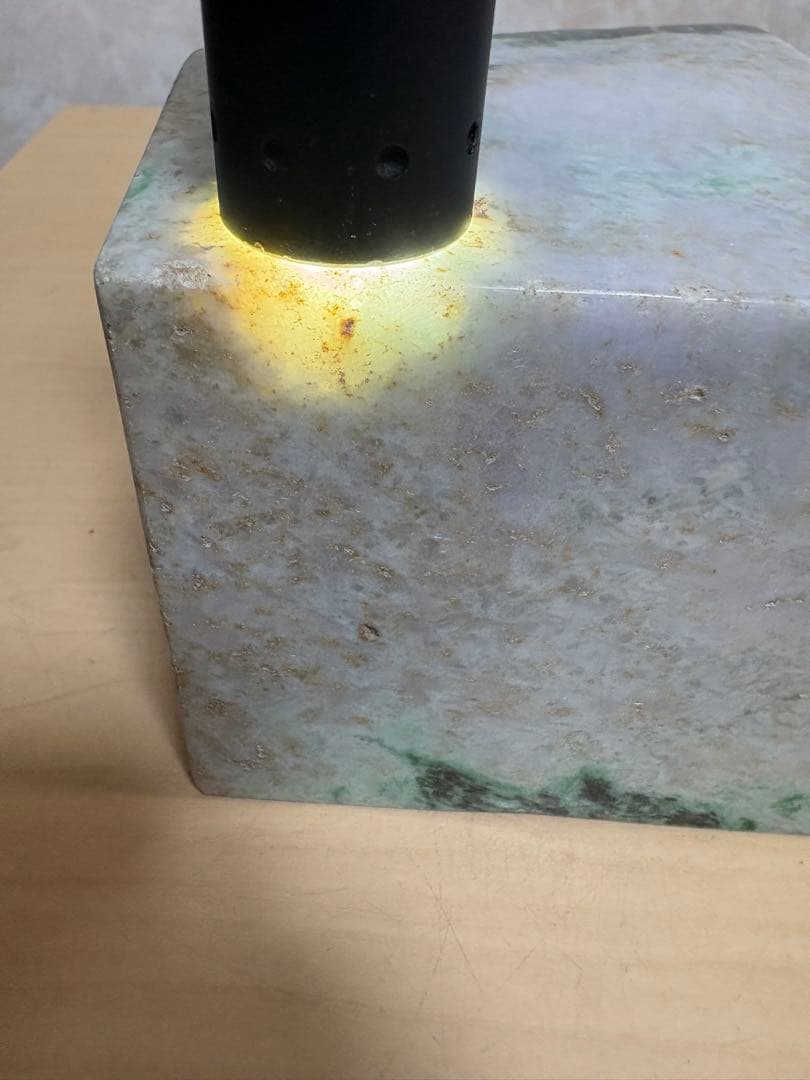 ミャンマー産特大天然本翡翠原石　約2936g5面カット5面磨き済みこのまま置物に